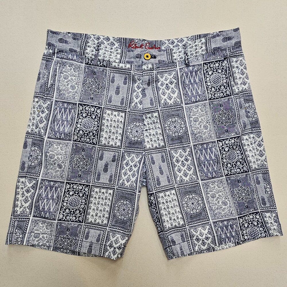 Robert Graham Pineapple Classic Fit Shorts 38